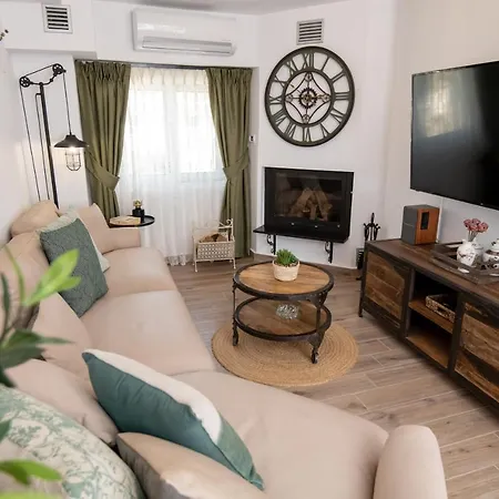Holiday home Stoa Luxury House With Unique Jacuzzi *