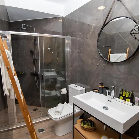Holiday home Stoa Luxury House With Unique Jacuzzi *